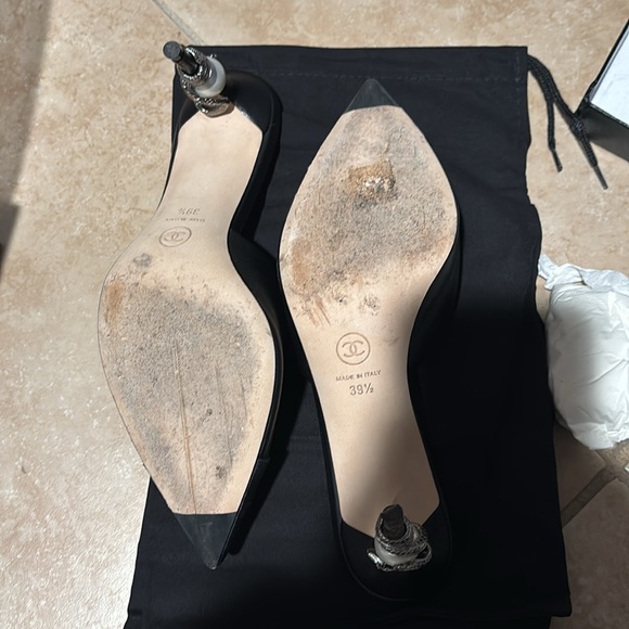 Chanel heels. LIGHTLY USED. - Picture 7 of 10